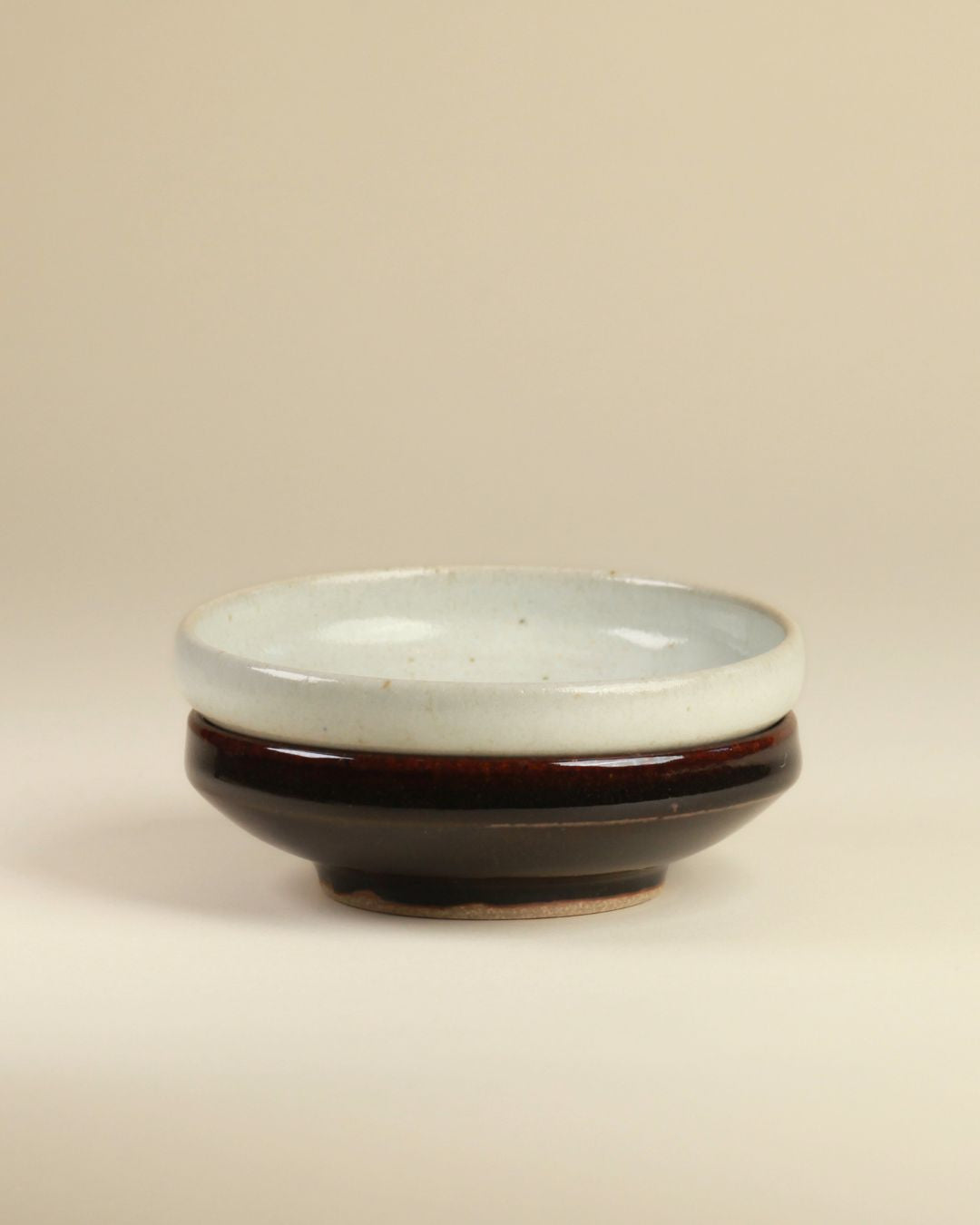 KURI Teller (braun)